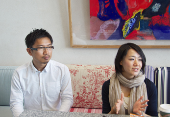 講師の宇田川裕喜さん（左）と丸の内朝大学事務局の井上奈香さん