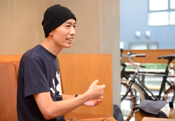 澤田さんインタビューの様子