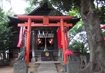 朱塗りの鳥居