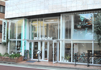 Bianchi Cafe&Cycles外観