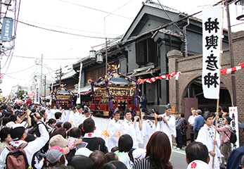 川越氷川祭の様子