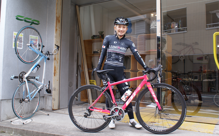 ロードバイクと西さん