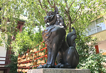 稲毛神社 天地睨み（にらみ）の狛犬