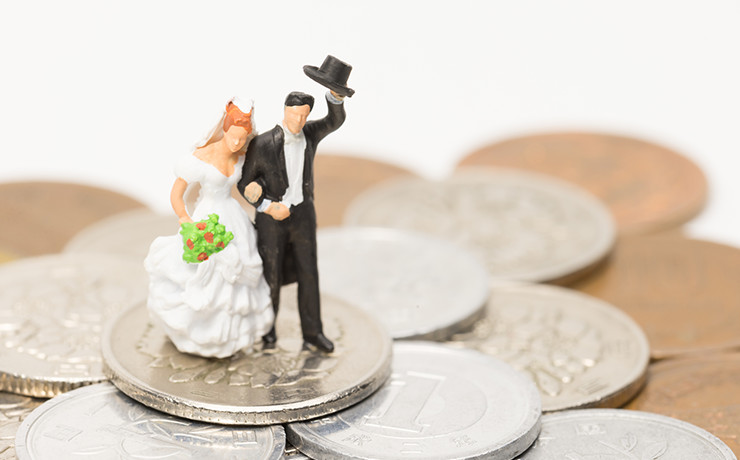 〈意外に知らない、結婚式のお金〉平均いくら？ご祝儀前に支払い日がくる！？どう立替える？