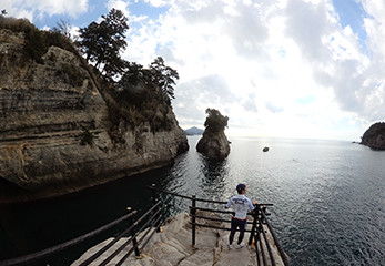 「堂ヶ島アクーユ三四郎」から下った先の景色も素晴らしいものです。