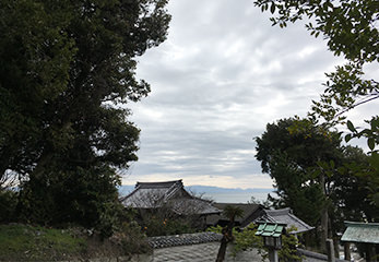 久能山東照宮の山の上から、駿河湾を臨む