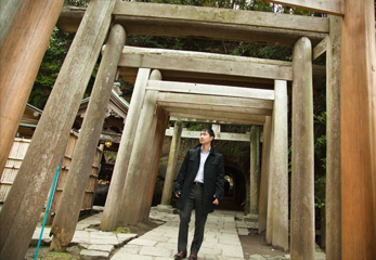 鎌倉銭洗弁財天宇賀福神社の鳥居の列